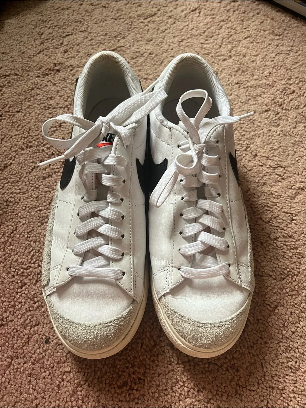 Nike White/Black Low-Top Sneakers